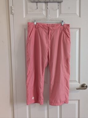 Sunice Pink  Lightweight Golf Capris - Women’s Size L